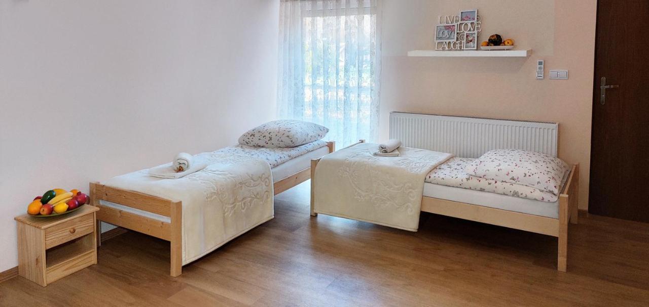 Apartamenty Gorki Male Tuszyn Ngoại thất bức ảnh