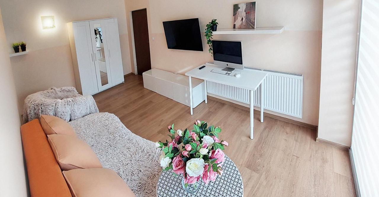 Apartamenty Gorki Male Tuszyn Ngoại thất bức ảnh