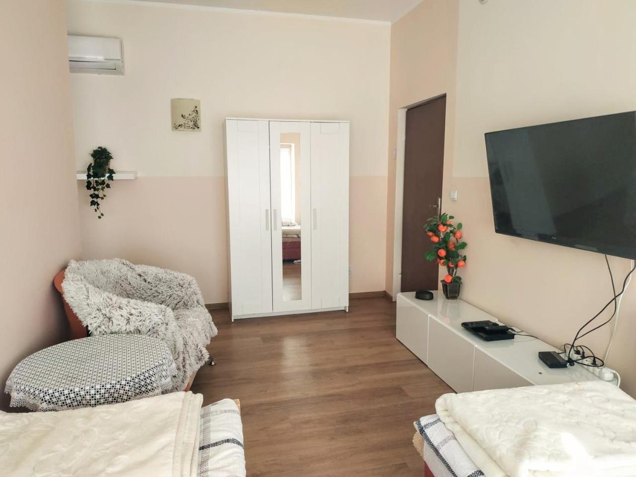 Apartamenty Gorki Male Tuszyn Ngoại thất bức ảnh