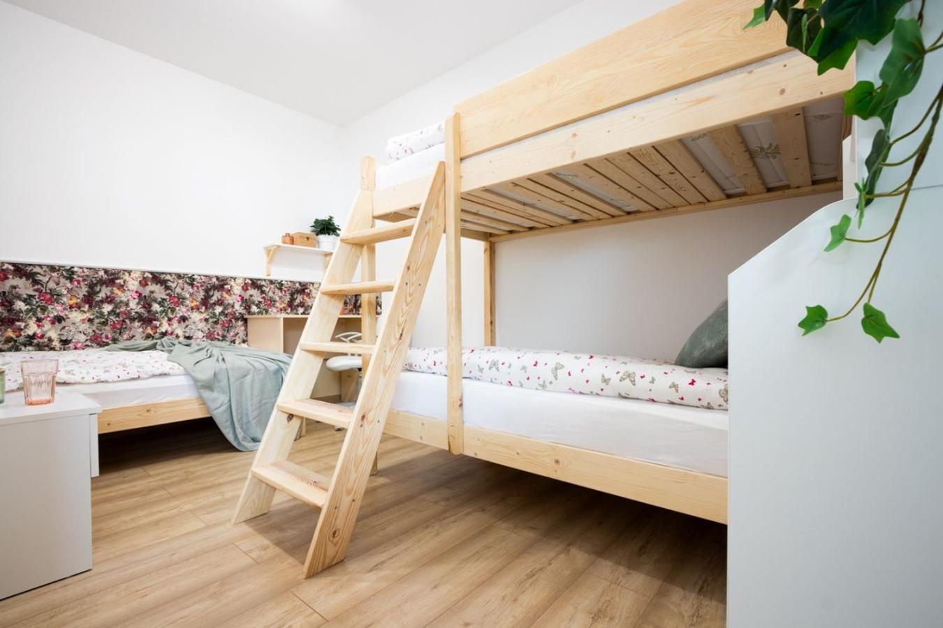 Apartamenty Gorki Male Tuszyn Ngoại thất bức ảnh