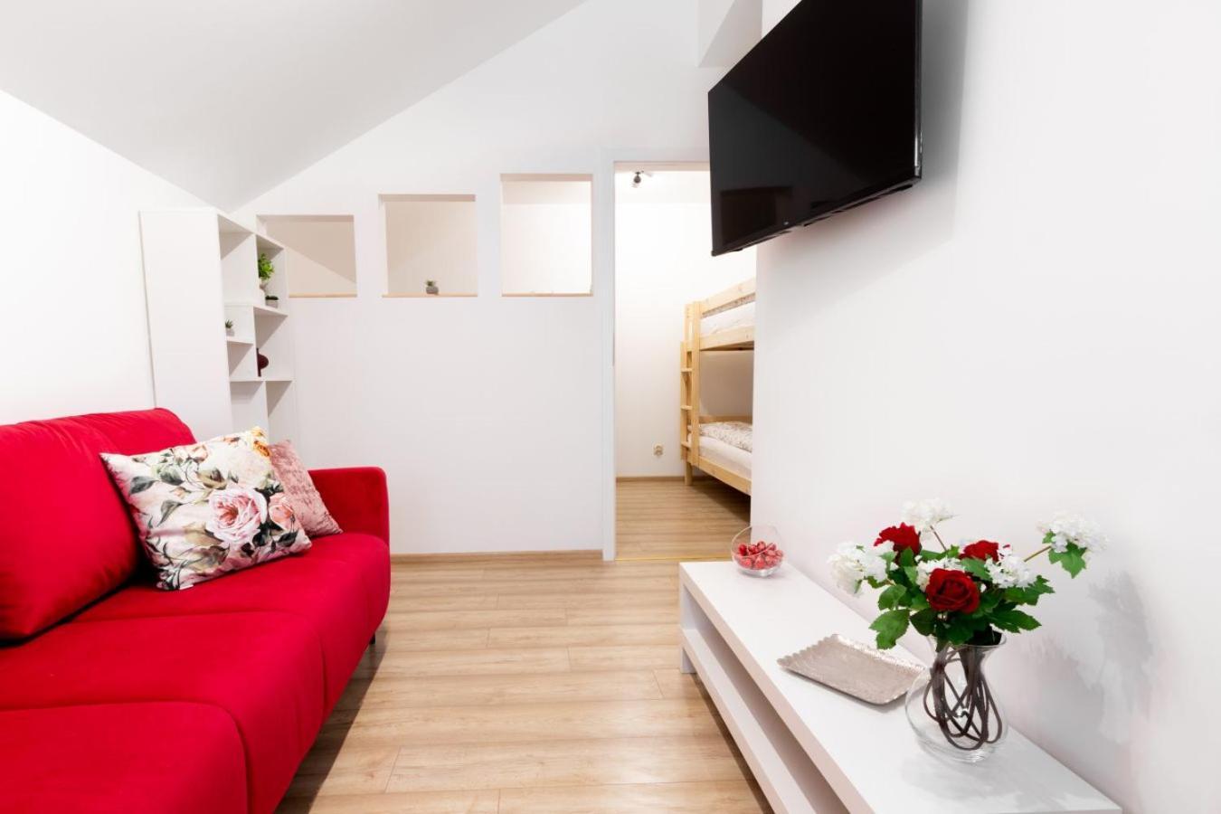 Apartamenty Gorki Male Tuszyn Ngoại thất bức ảnh