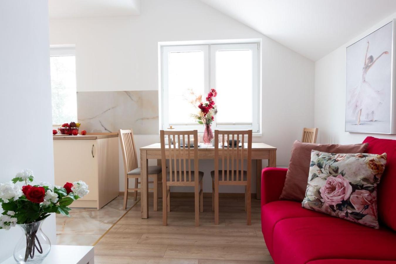 Apartamenty Gorki Male Tuszyn Ngoại thất bức ảnh