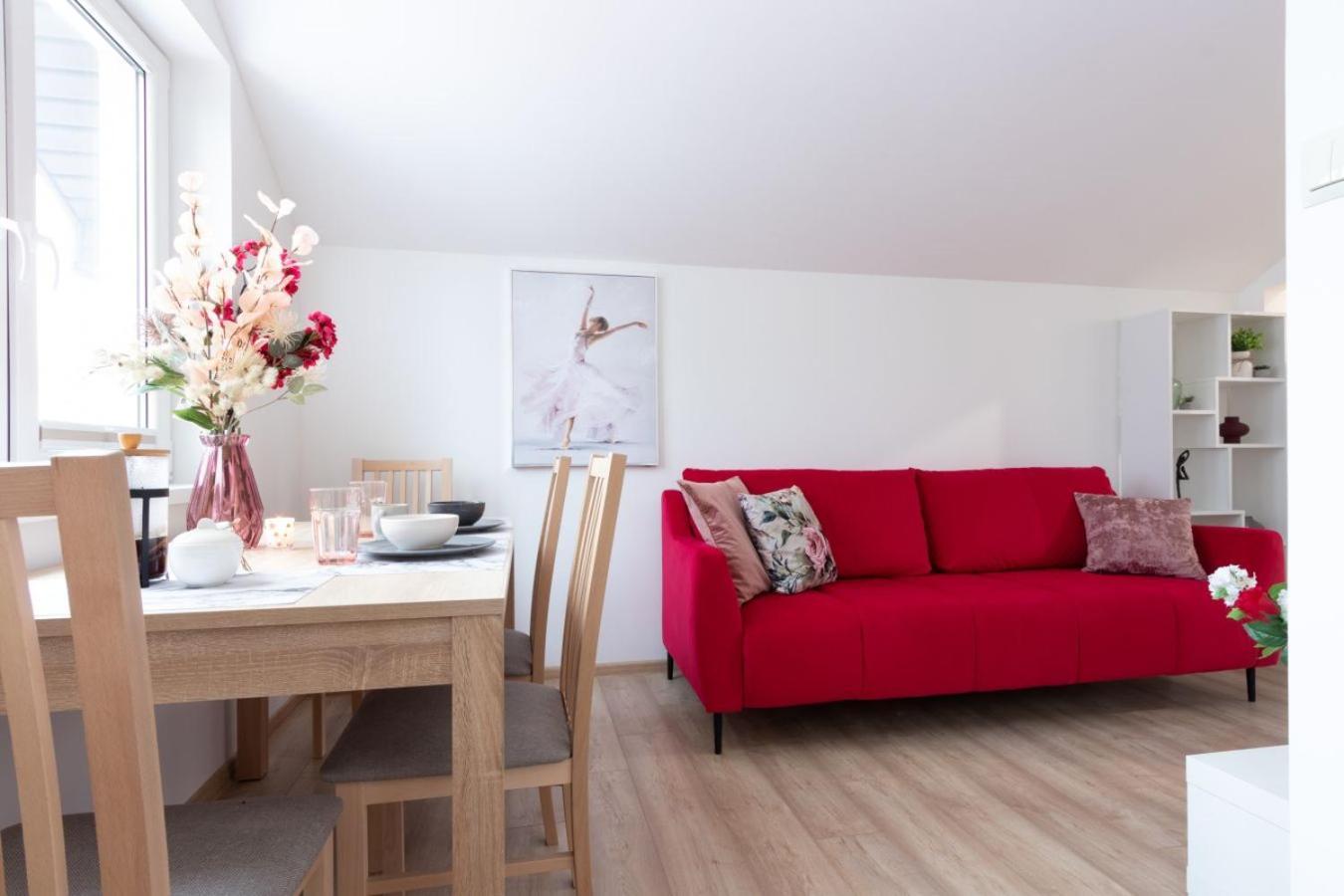 Apartamenty Gorki Male Tuszyn Ngoại thất bức ảnh