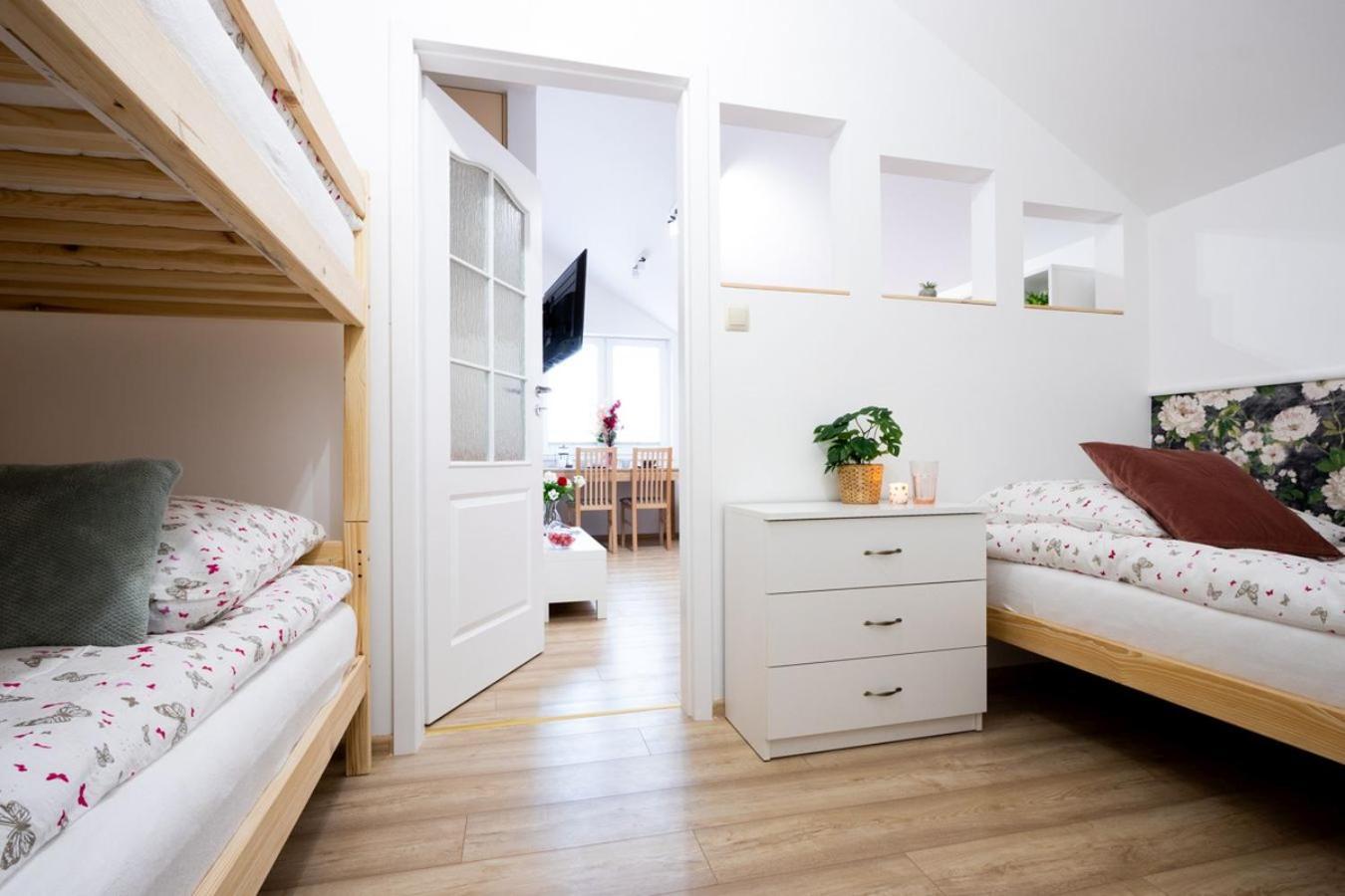Apartamenty Gorki Male Tuszyn Ngoại thất bức ảnh